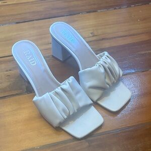 RAID Women's Cream Mules